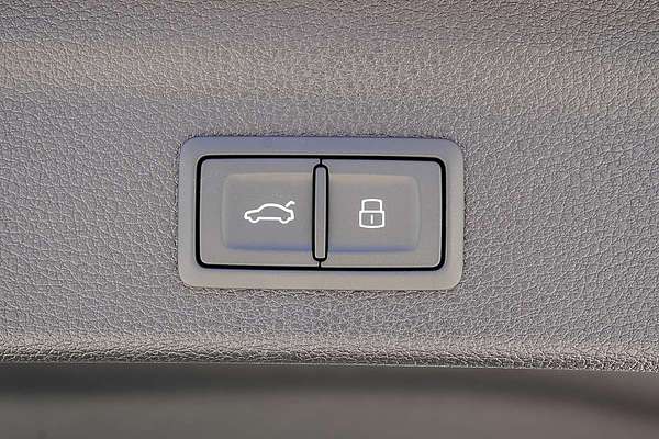 2025 Audi Q3 35 TFSI S line edition F3