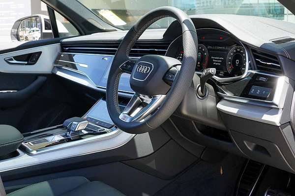 2024 Audi Q7 55 TFSI S line 4M