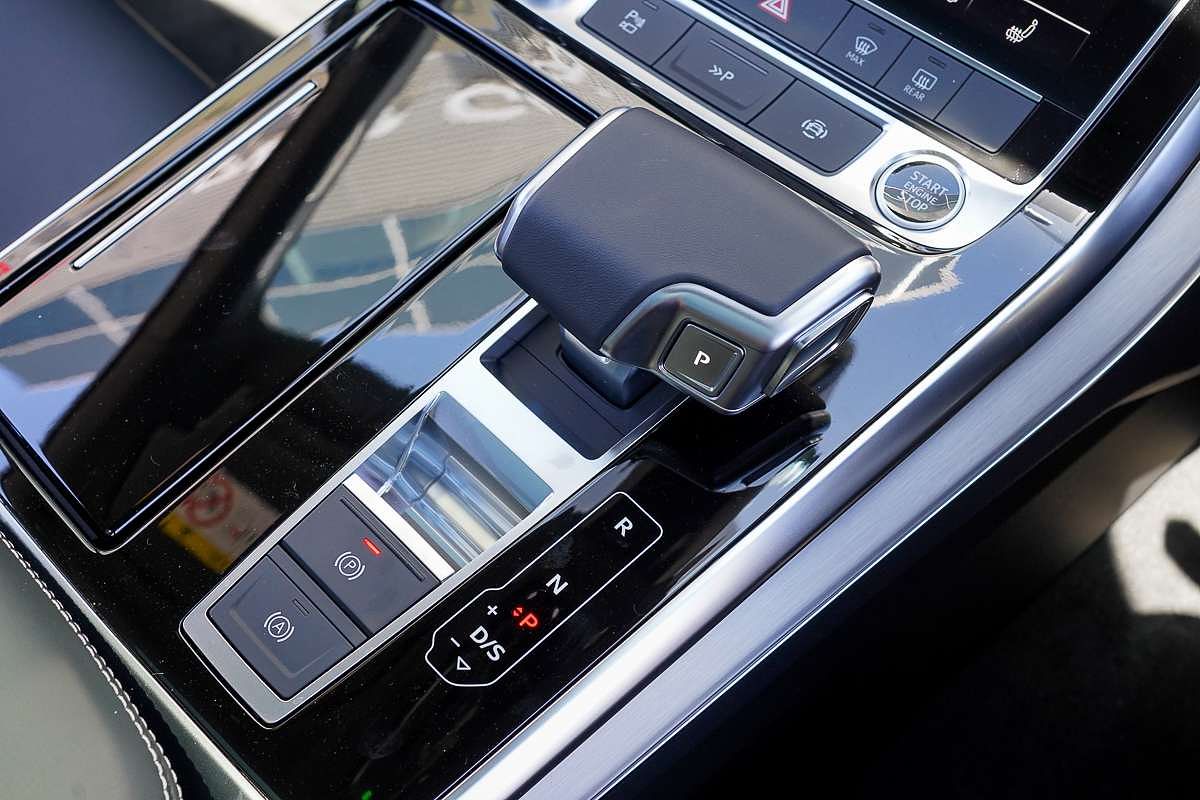 2024 Audi Q7 55 TFSI S line 4M