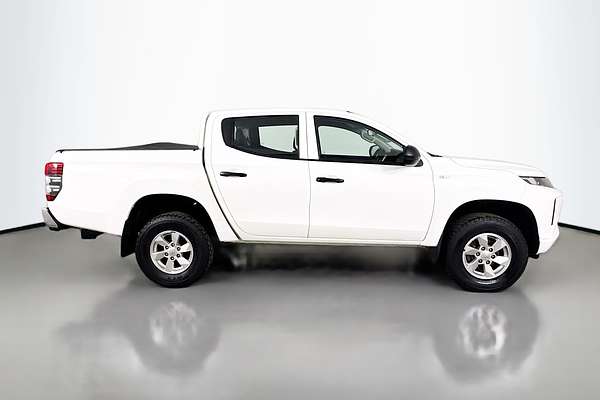 2021 Mitsubishi Triton GLX ADAS MR 4X4