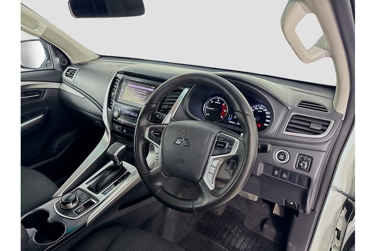 2017 Mitsubishi Pajero Sport GLX QE