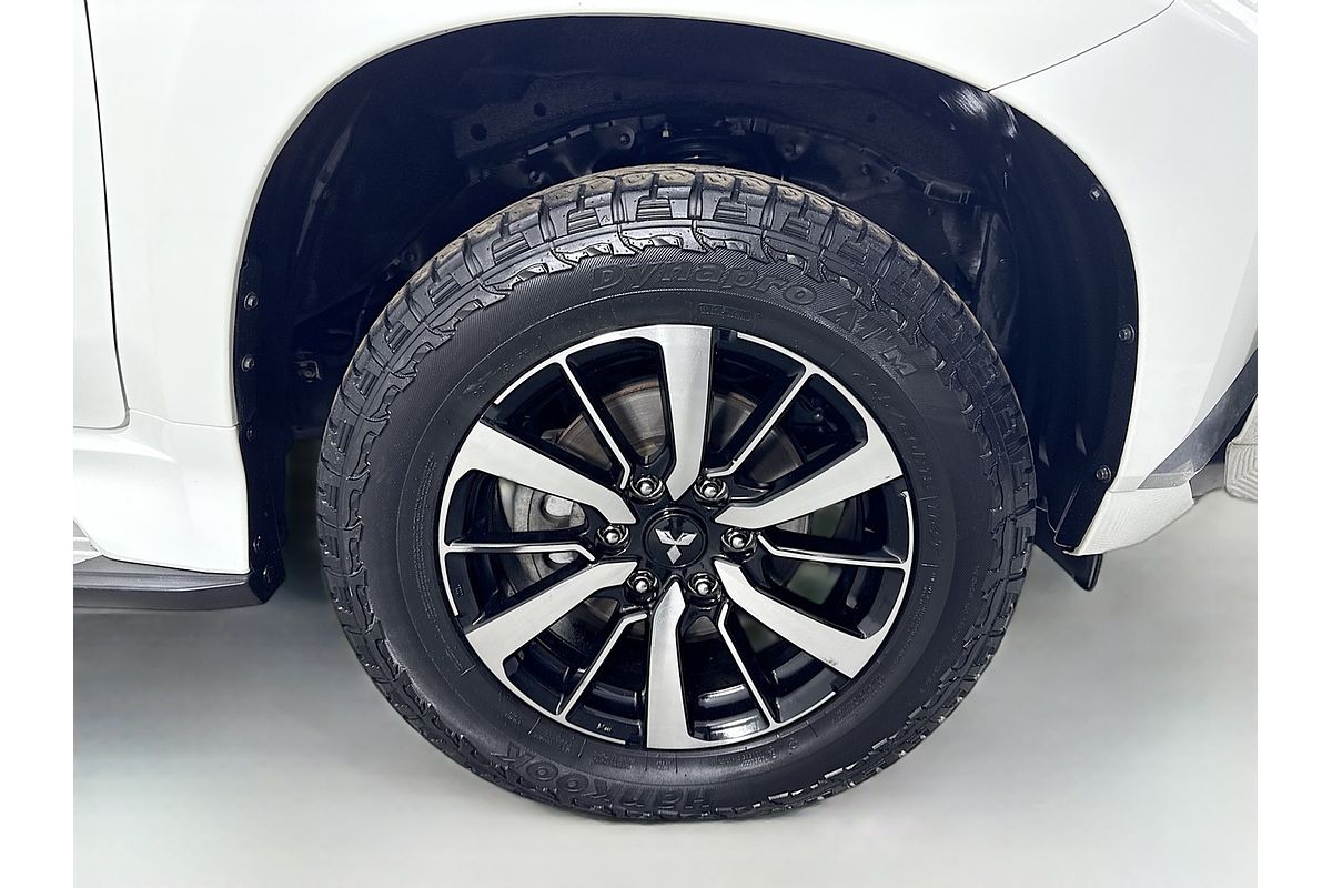 2017 Mitsubishi Pajero Sport GLX QE