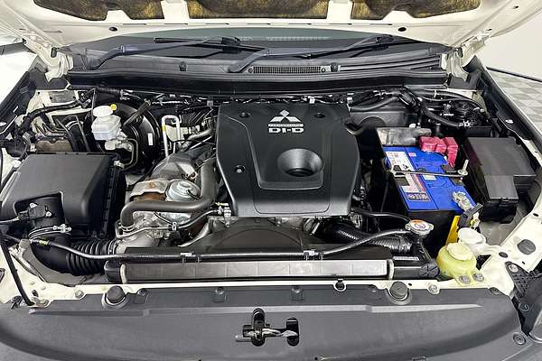 2017 Mitsubishi Pajero Sport GLX QE