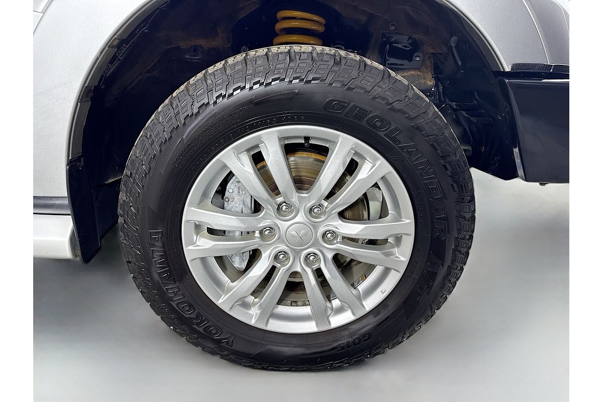 2018 Mitsubishi Pajero GLX NX