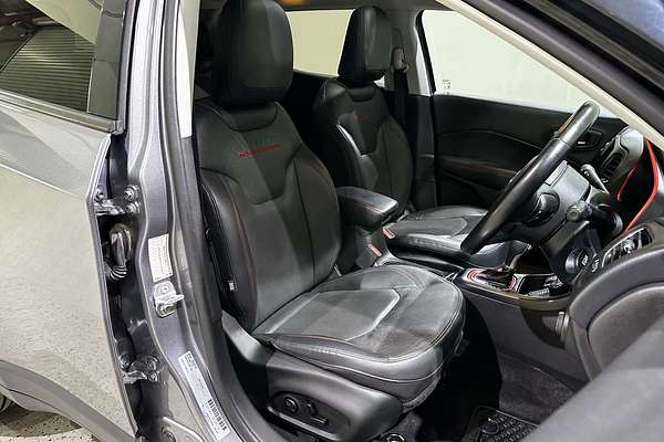 2021 Jeep Compass Trailhawk M6