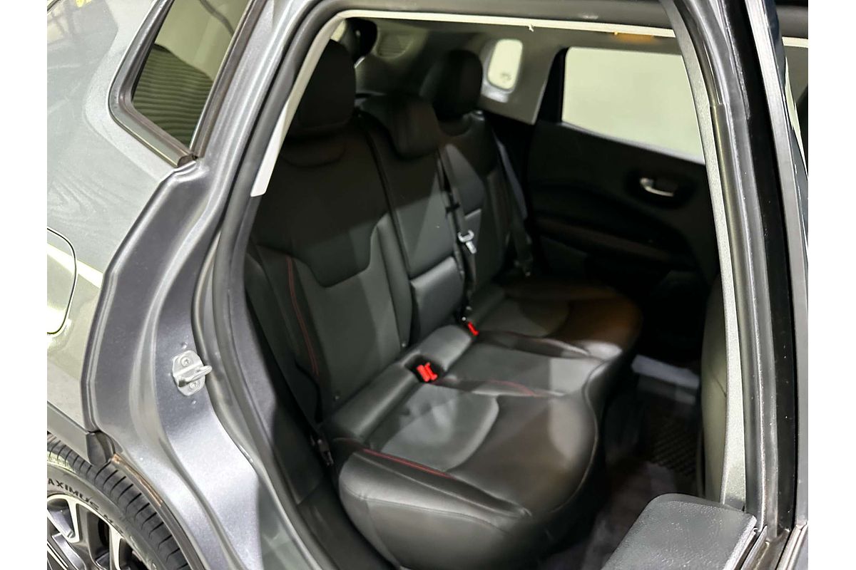 2021 Jeep Compass Trailhawk M6