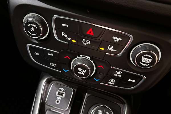 2021 Jeep Compass Trailhawk M6