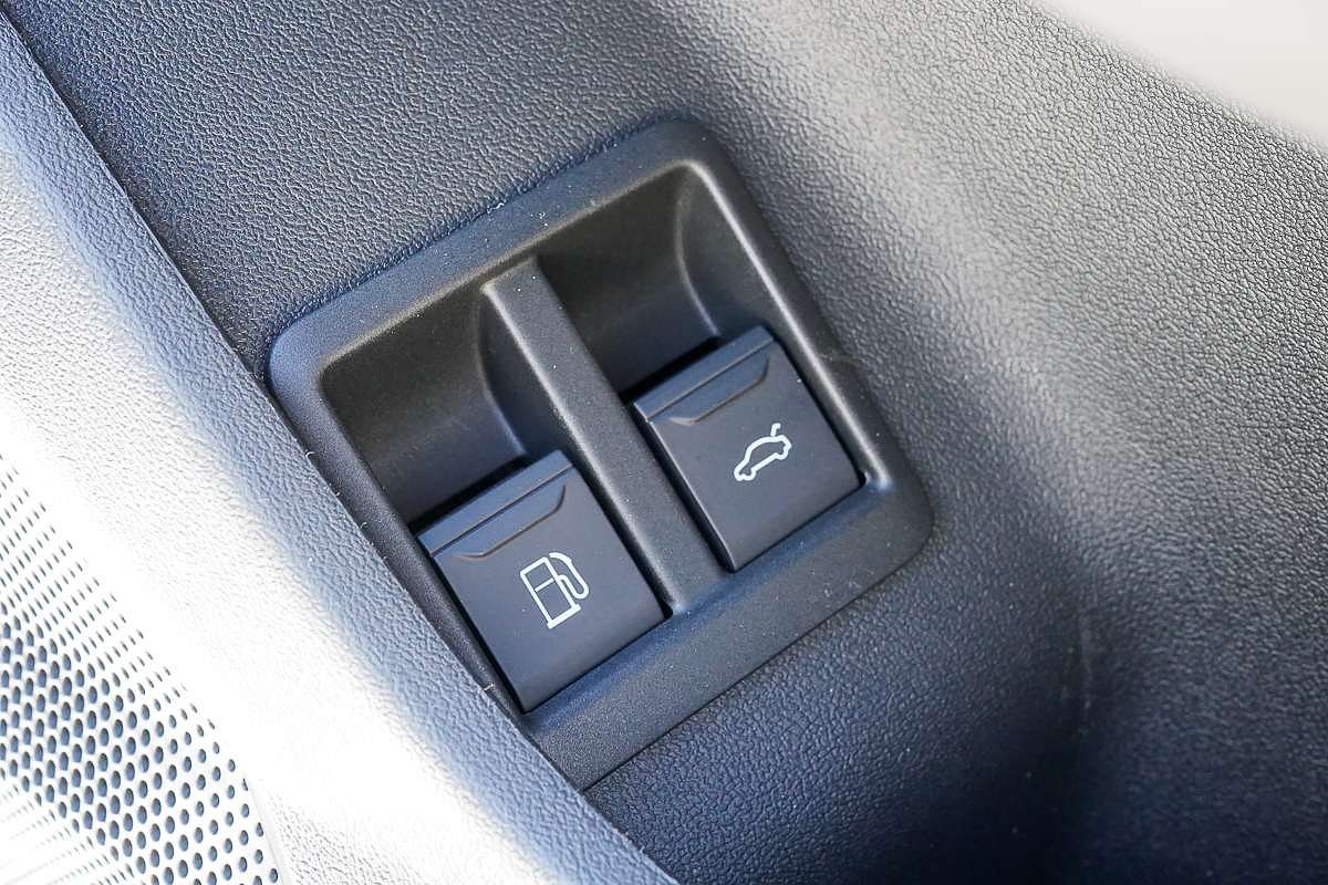 2025 Audi A5 e-hybrid S-Line B10