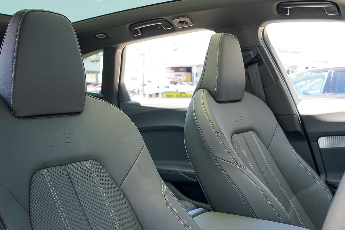 2025 Audi A5 e-hybrid S-Line B10