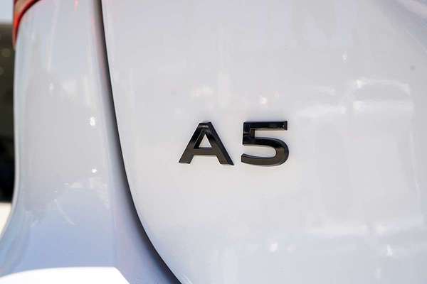2025 Audi A5 e-hybrid S-Line B10