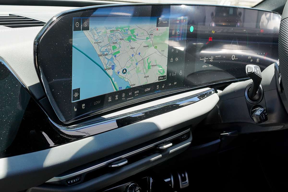 2025 Audi A5 e-hybrid S-Line B10