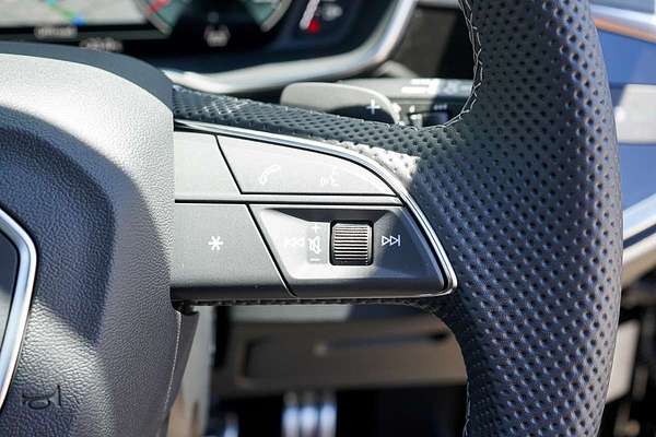 2025 Audi Q3 40 TFSI S line F3