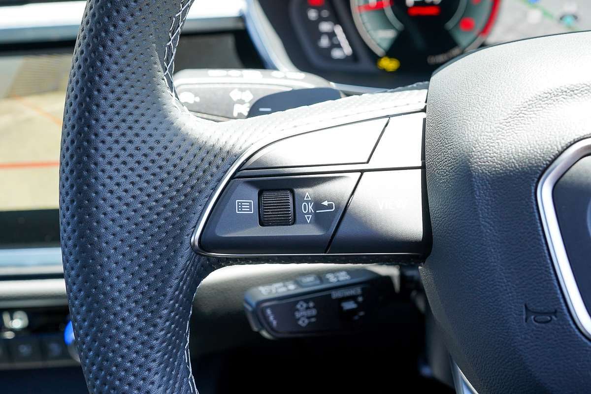 2025 Audi Q3 40 TFSI S line F3