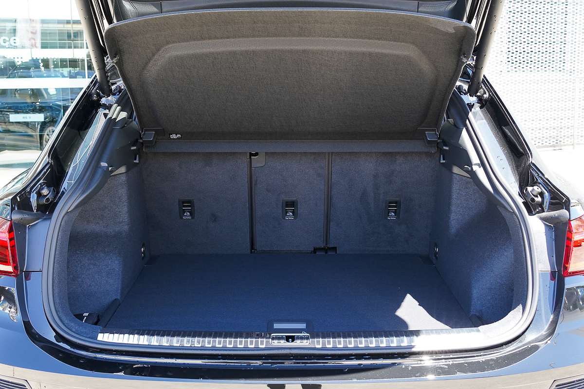 2025 Audi Q3 40 TFSI S line F3