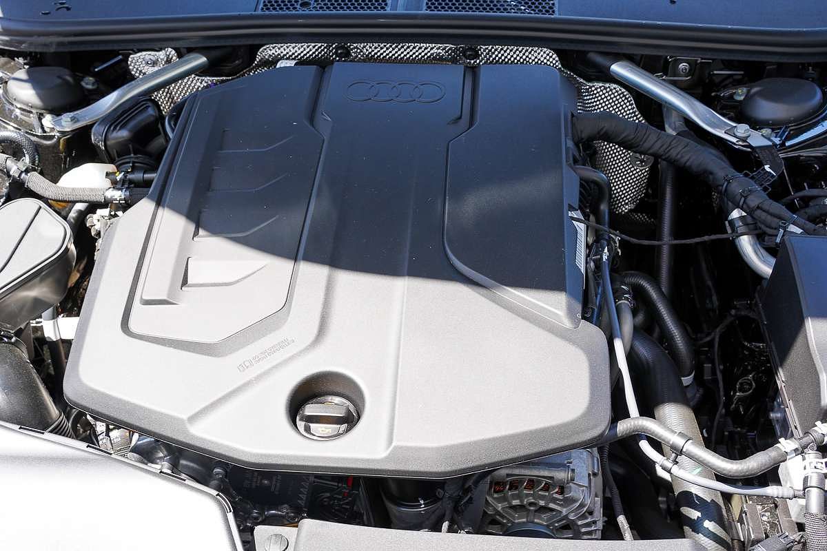 2025 Audi A5 TFSI 150kW S line B10