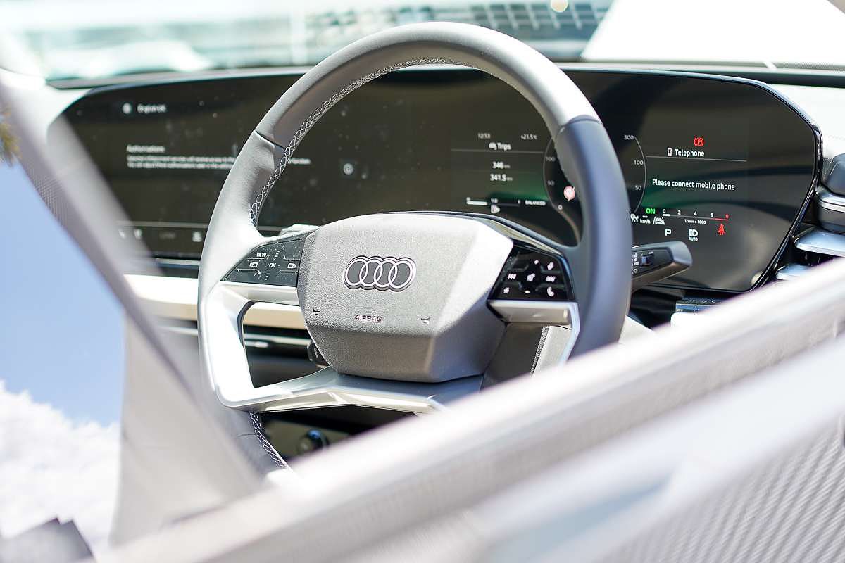 2025 Audi A5 TFSI 150kW S line B10