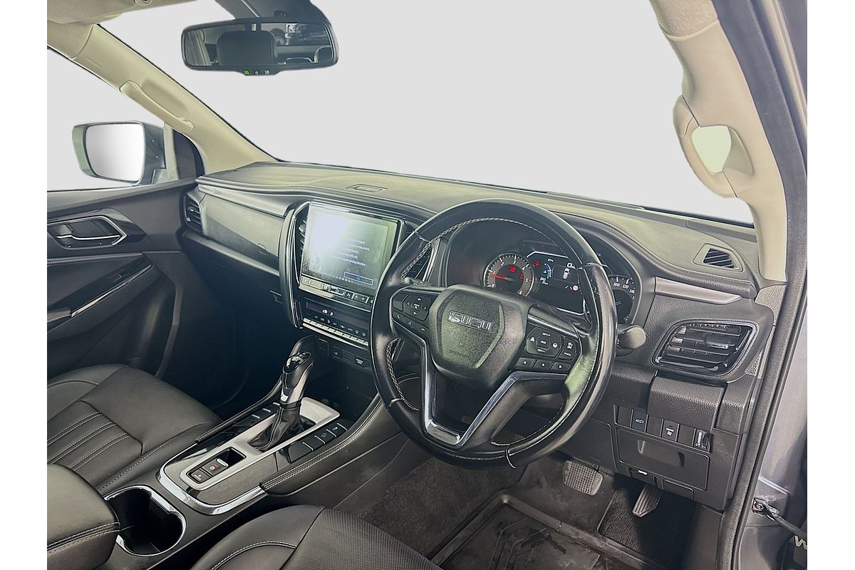 2022 Isuzu MU-X LS-T