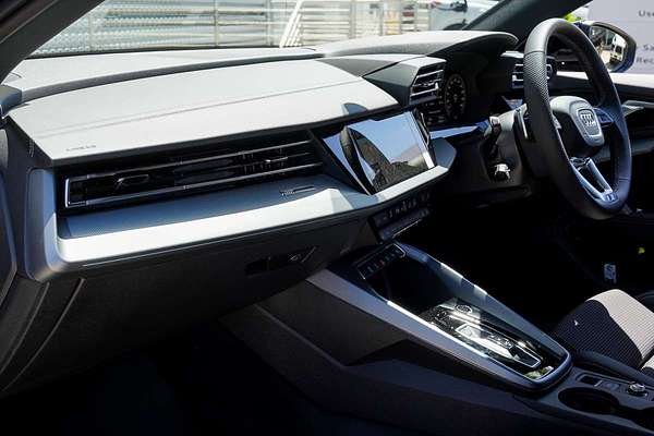 2025 Audi A3 35 TFSI S line GY