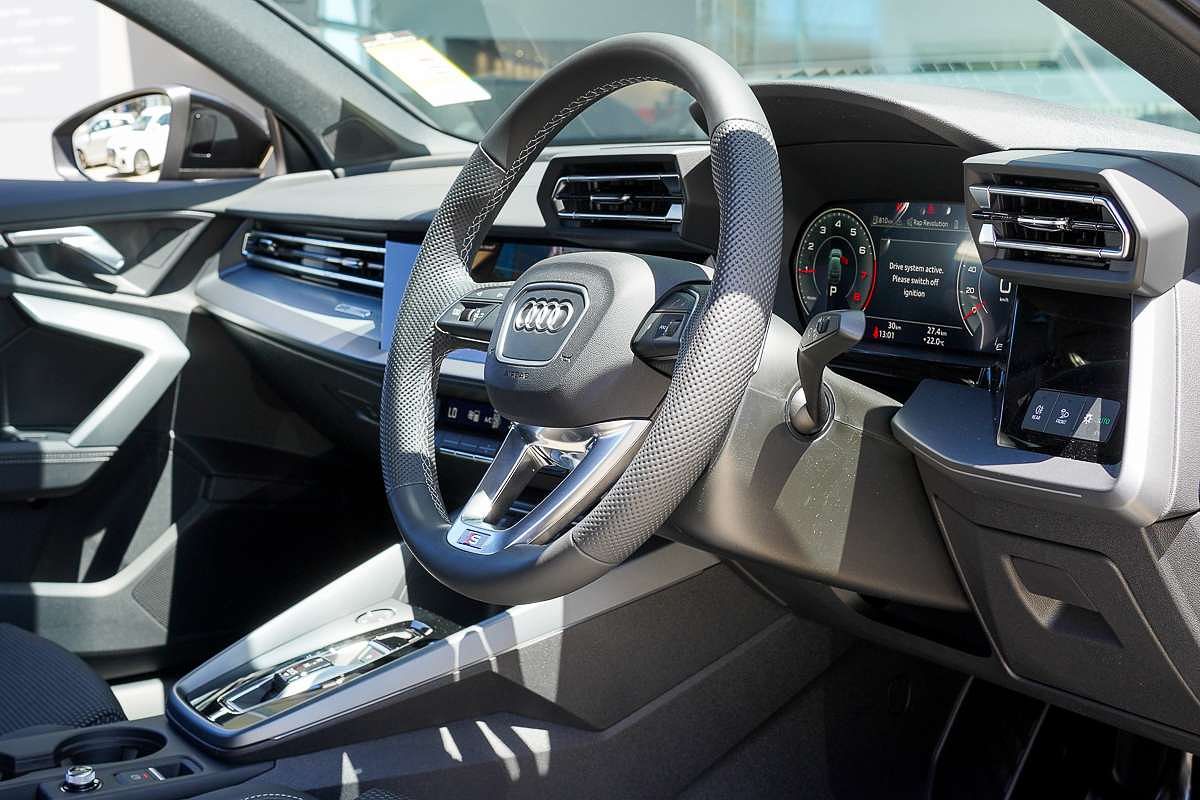 2025 Audi A3 35 TFSI S line GY