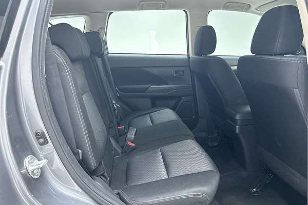 2014 Mitsubishi Outlander ES ZJ