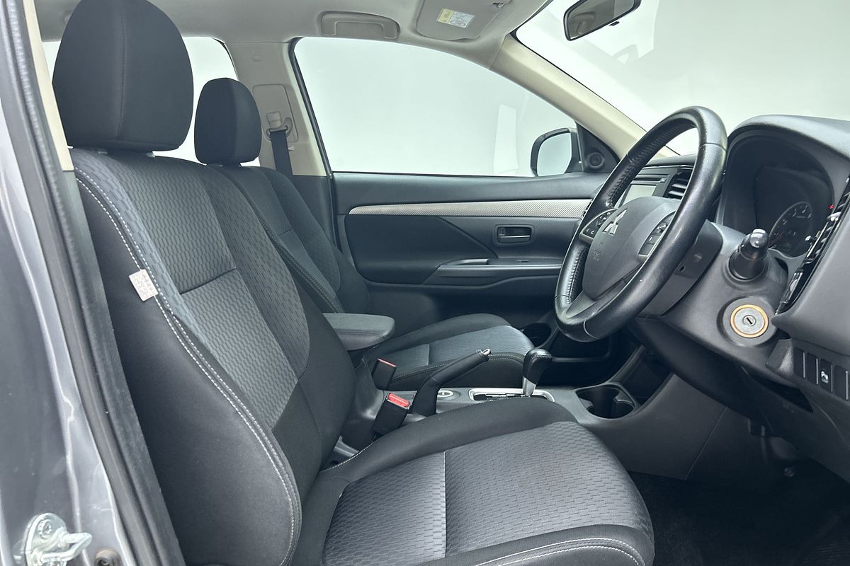 2014 Mitsubishi Outlander ES ZJ