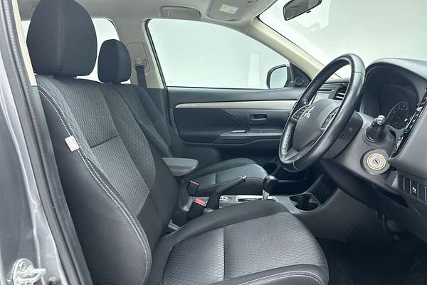 2014 Mitsubishi Outlander ES ZJ