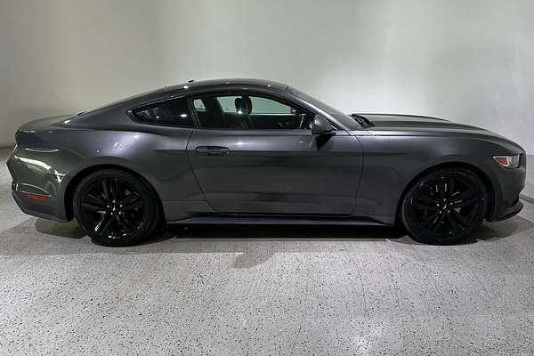 2017 Ford Mustang  FM