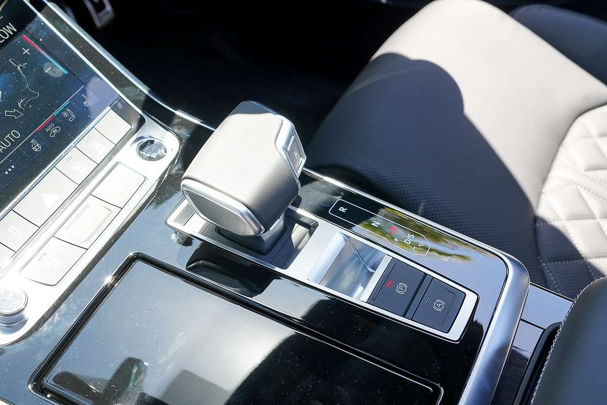 2024 Audi Q7 50 TDI S line 4M