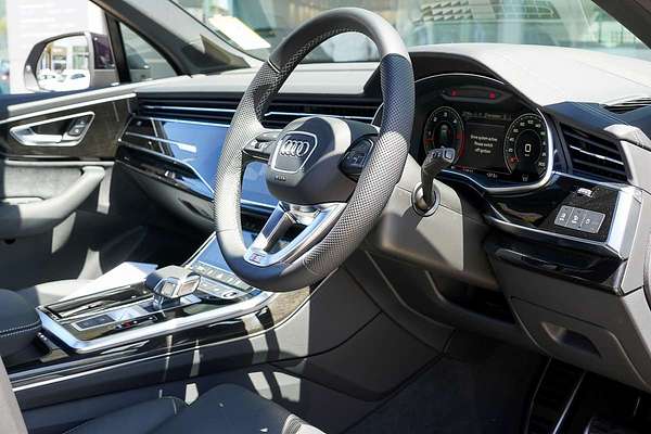 2024 Audi Q7 50 TDI S line 4M