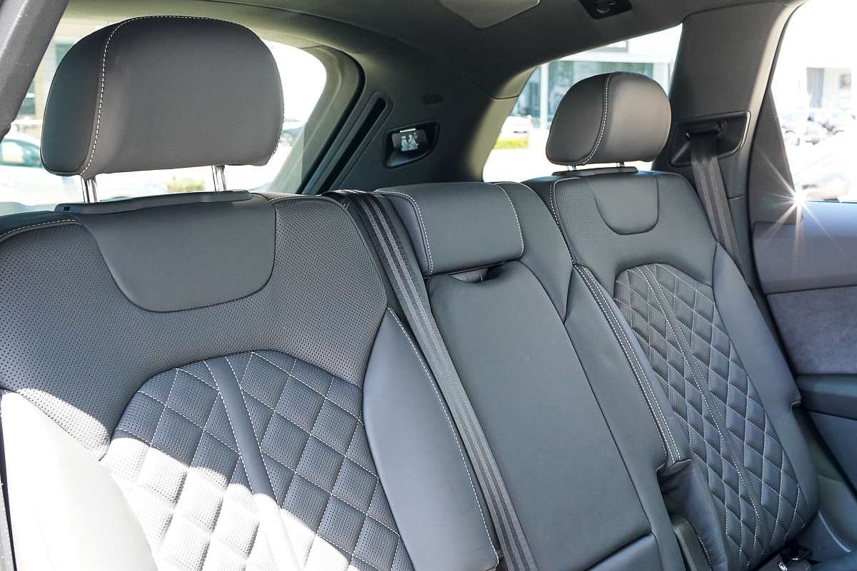 2024 Audi Q7 50 TDI S line 4M