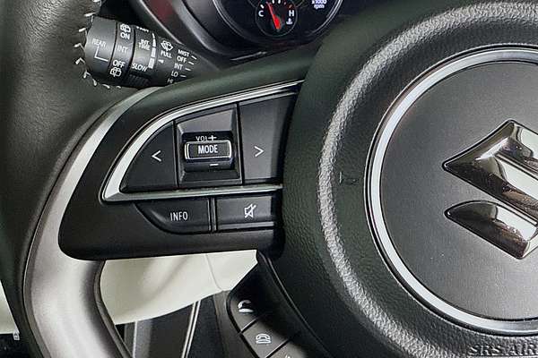 2025 Suzuki Swift Hybrid Plus UZ