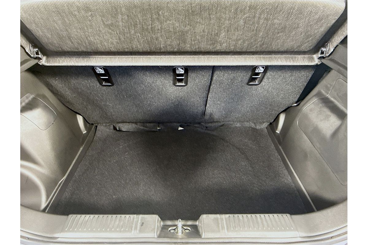 2025 Suzuki Swift Hybrid Plus UZ