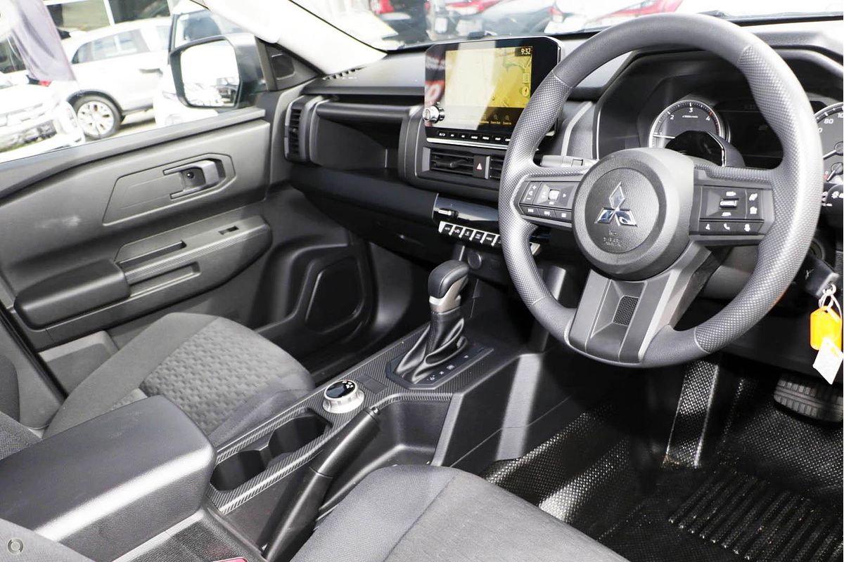 2024 Mitsubishi Triton GLX MV 4X4