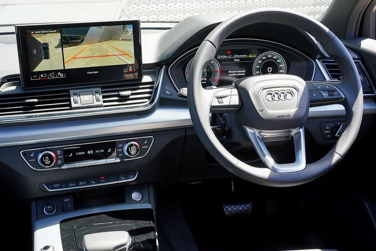 2024 Audi Q5 40 TDI S line FY