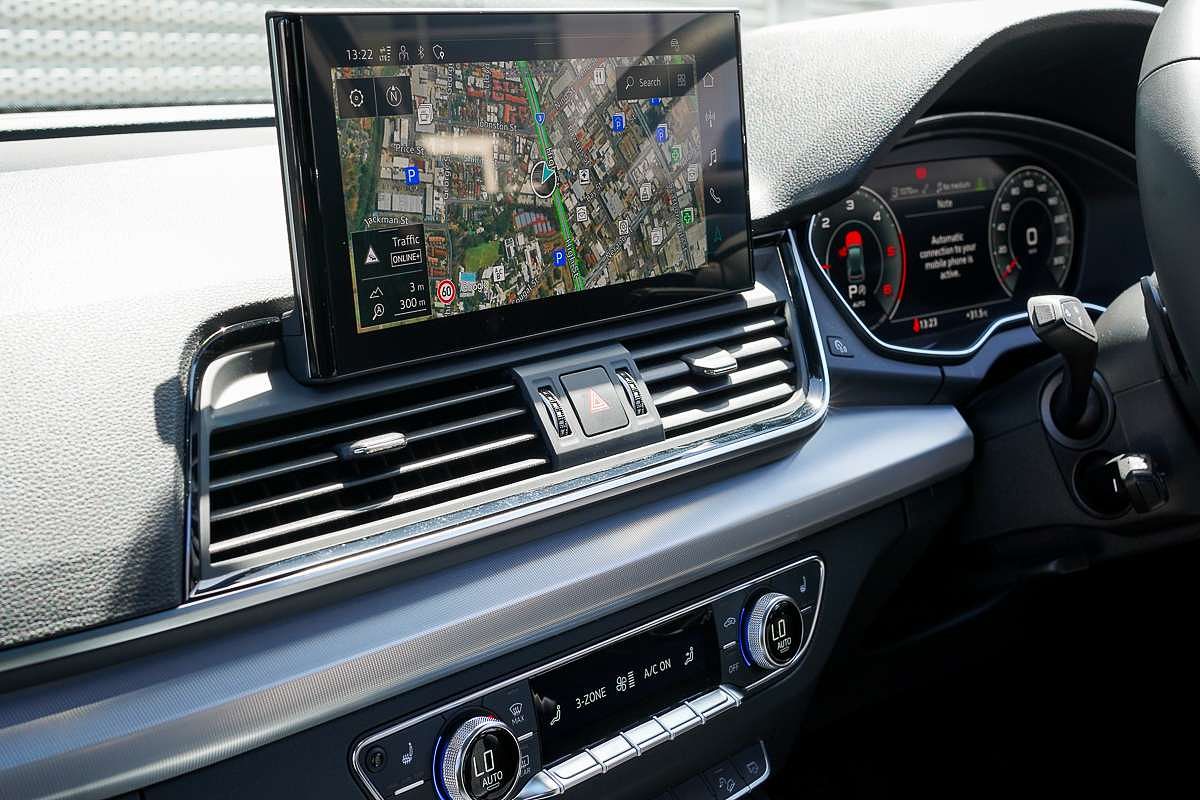 2024 Audi Q5 40 TDI S line FY