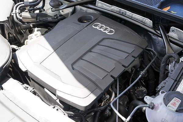 2024 Audi Q5 40 TDI S line FY