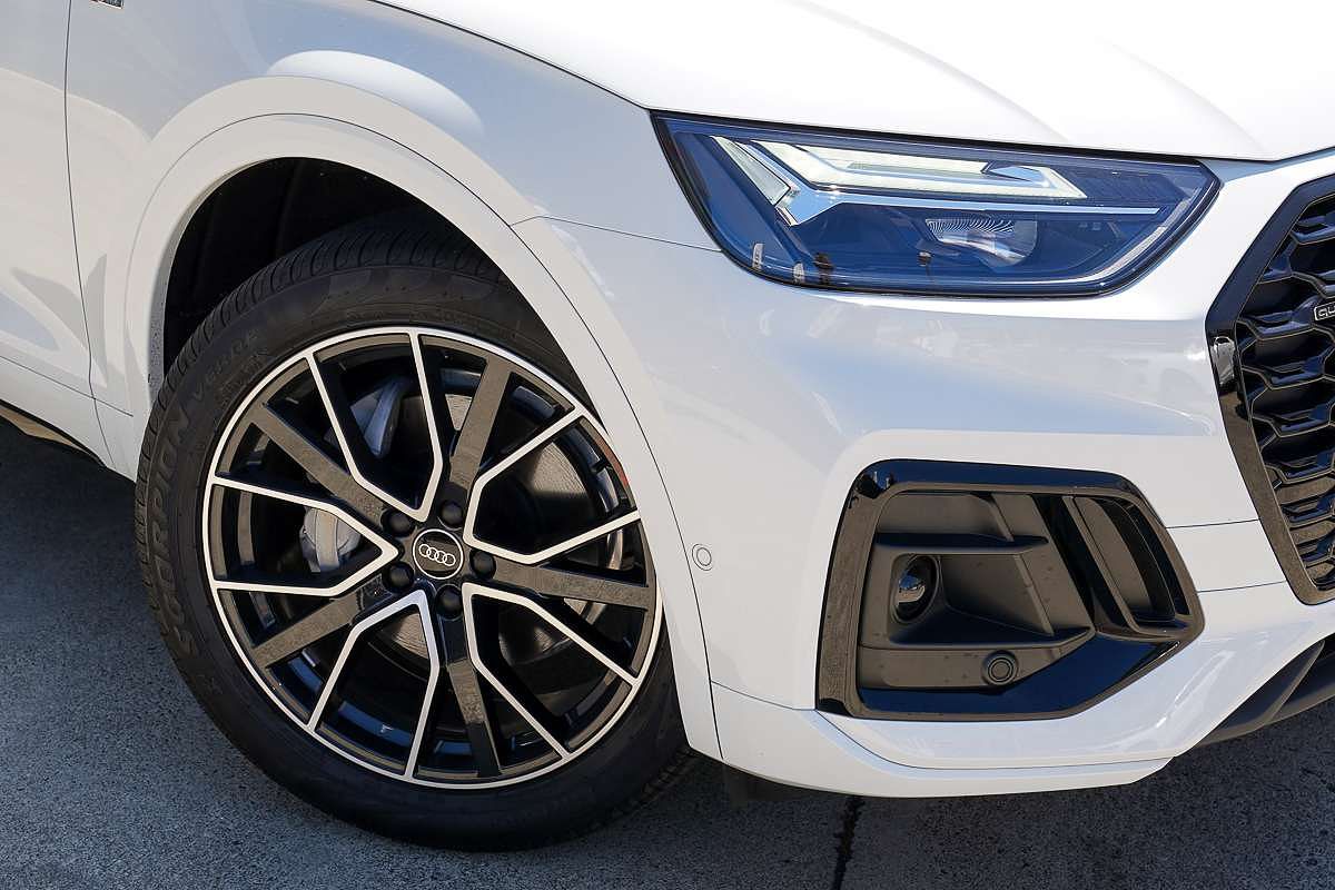 2024 Audi Q5 40 TDI S line FY