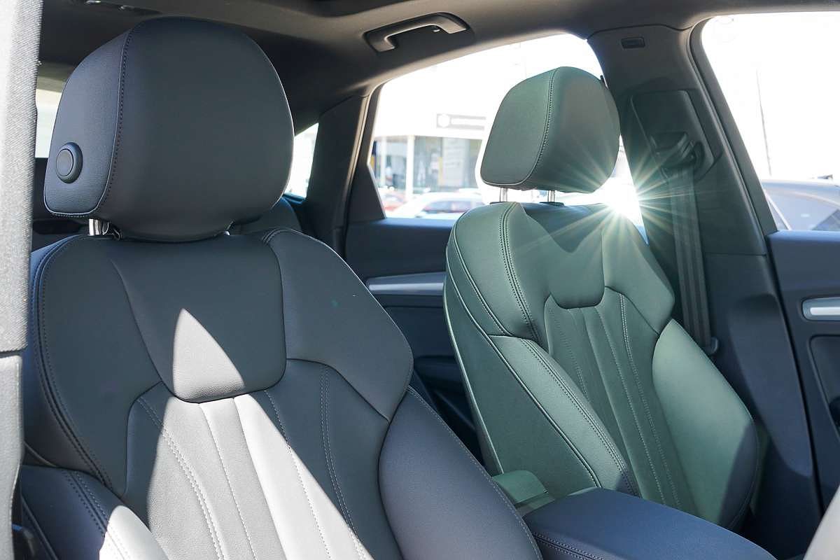 2024 Audi Q5 40 TDI S line FY