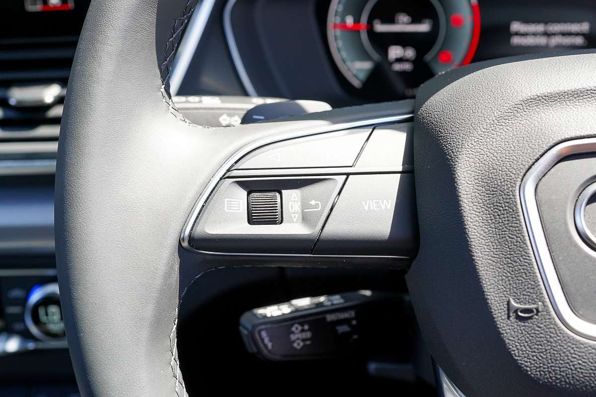 2024 Audi Q5 40 TDI S line FY