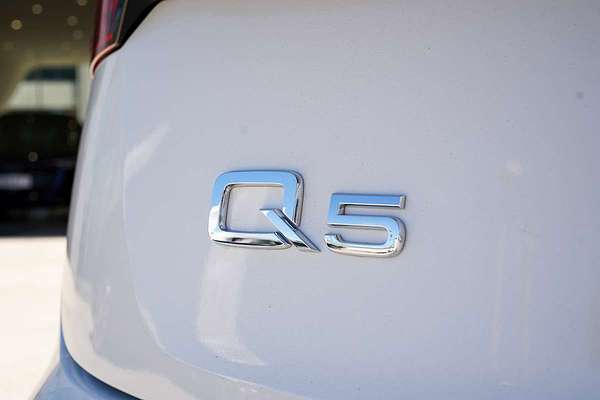 2024 Audi Q5 40 TDI S line FY