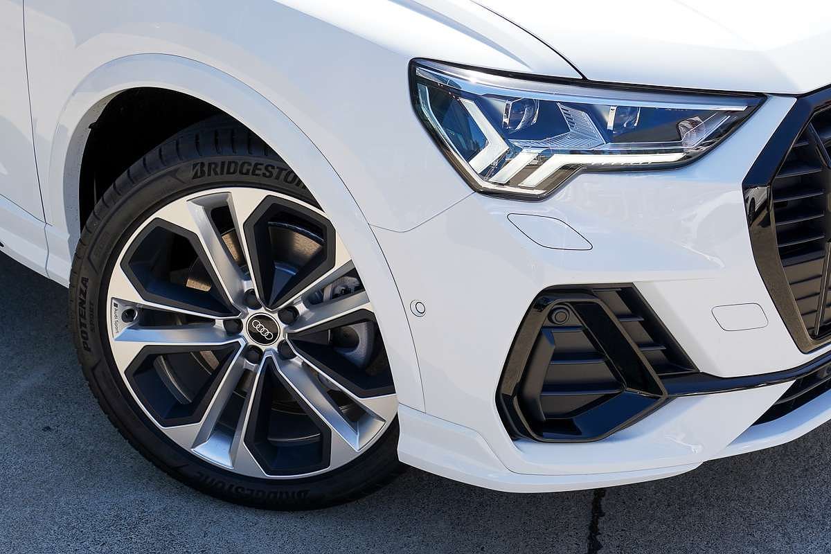 2025 Audi Q3 40 TFSI S line F3