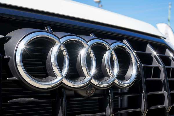 2025 Audi Q3 40 TFSI S line F3