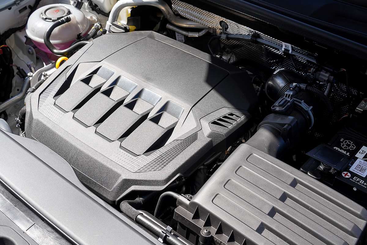 2025 Audi Q3 40 TFSI S line F3