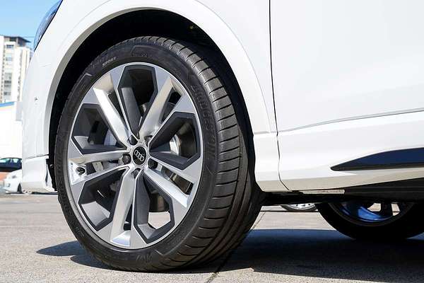 2025 Audi Q3 40 TFSI S line F3