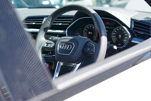 2025 Audi Q3 40 TFSI S line F3