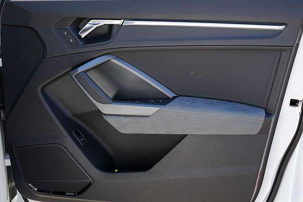 2025 Audi Q3 40 TFSI S line F3