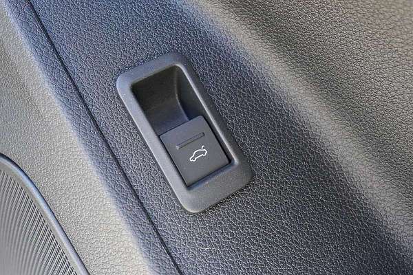 2025 Audi Q3 40 TFSI S line F3