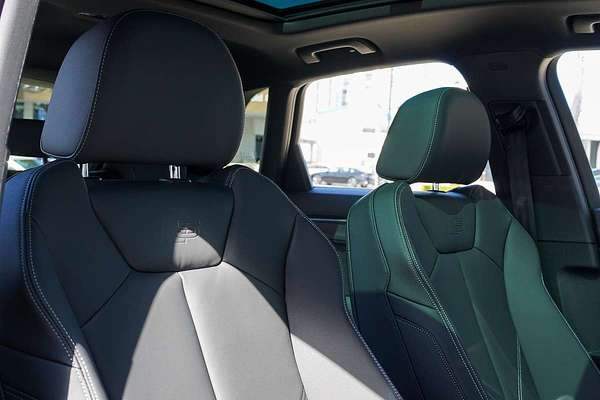 2025 Audi Q3 40 TFSI S line F3