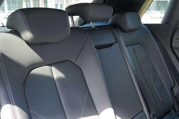 2025 Audi Q3 40 TFSI S line F3