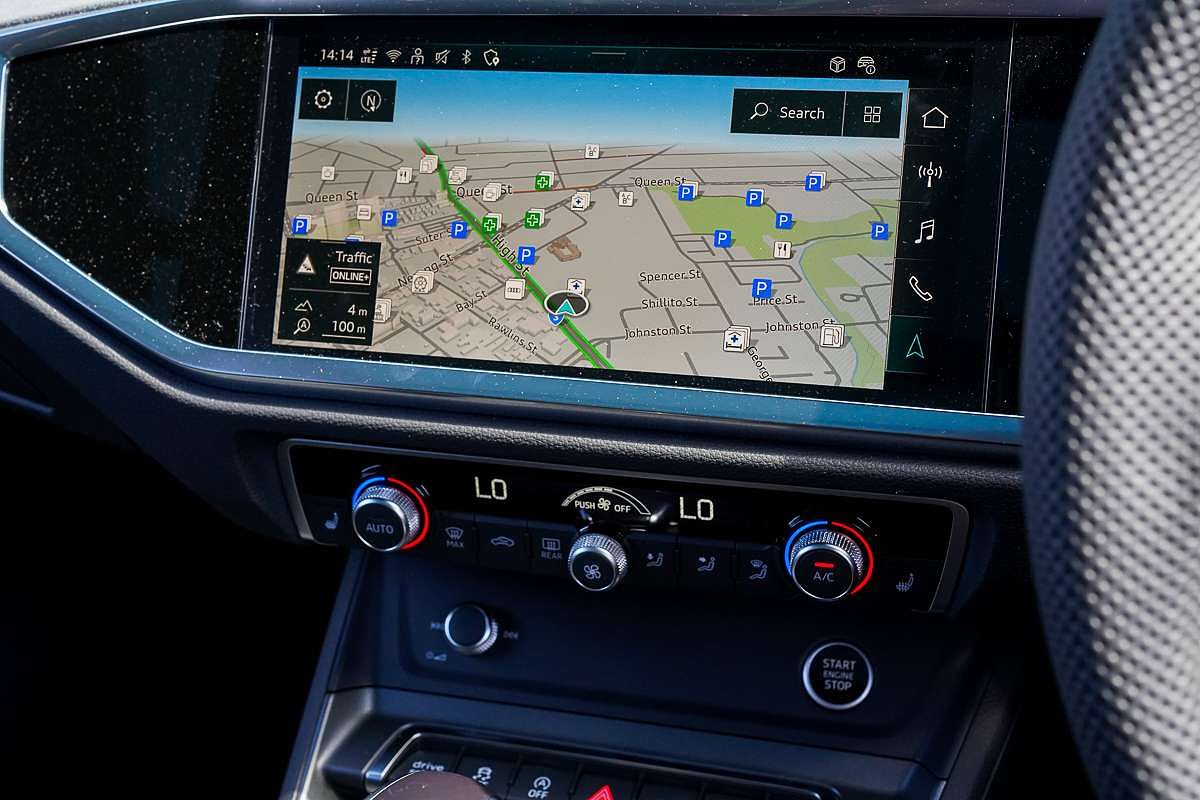 2025 Audi Q3 40 TFSI S line F3